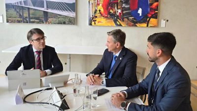 Zdero fue al Banco Europeo de Inversiones por financiamiento para proyectos