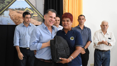 Entrega de kits escolares a vialeros