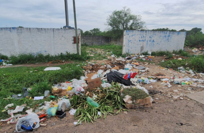 Baches, basura y oscuridad, el reclamo vecinal por el deterioro de la calle Guerrero