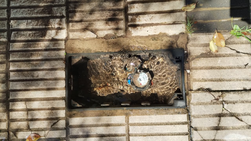 Bronca por el robo de llaves de paso de medidores de agua en el barrio Progreso