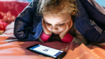Cómo las pantallas están reconfigurando el cerebro de los niños