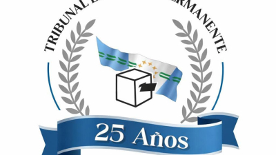 Con motivo de su aniversario, el TEP aprobó un logo bajo el lema "25 años defendiendo la democracia"