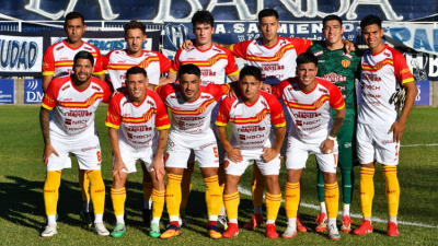 Marioni conforme: Sarmiento repite formación para recibir a Mitre