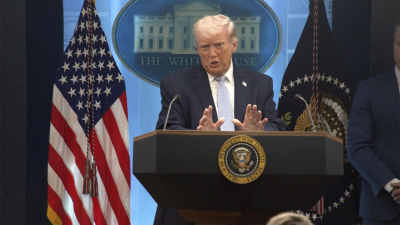 Trump: "Accedo a suspender los bombardeos por dos semanas"