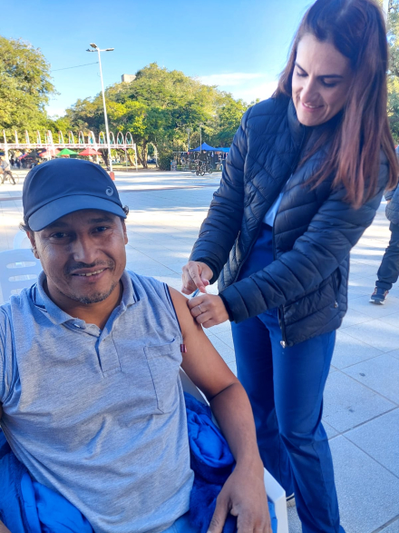 Vacunación Plaza San Martín 9 de mayo.jpeg