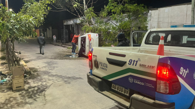Se quedó dormido al volante y terminó volcando con su automóvil
