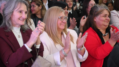 Delgado felicitó a la comunidad de una escuela que cumplió 80 años
