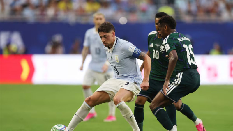 Uruguay rescató un empate ante Arabia Saudita 