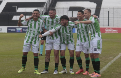 "Defe" goleó y sueña con la siguiente fase