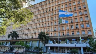 Judiciales y estatales de Casa de Gobierno, con jornada reducida para llegar a horario al partido de Argentina
