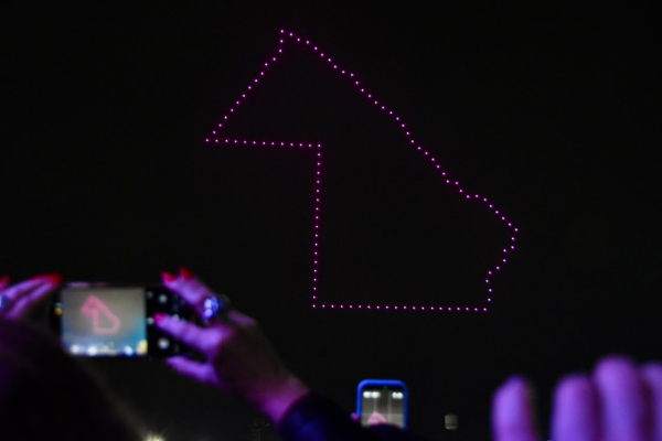 Cierre a pura magia de la Bienal del Chaco 2026: drones, luces y la consagración de Mauricio Guajardo