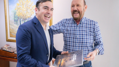 Gildo Insfrán mantuvo una reunión de trabajo con el intendente de Empedrado