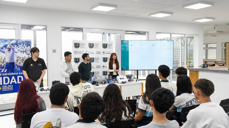Estudiantes de la EPES N°32 de Mansilla visitaron el Polo Científico, Tecnológico y de Innovación