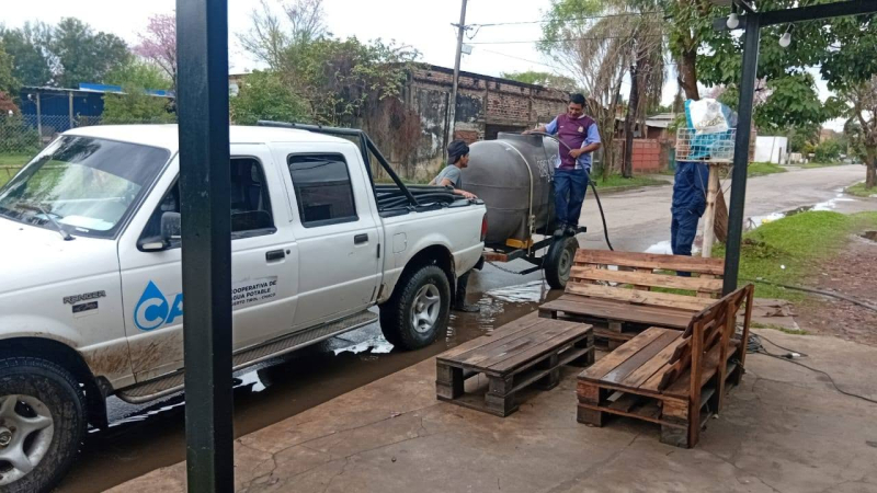 Puerto Tirol: vecinos se movilizan por la falta de agua