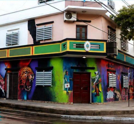 puerto tirol mural sobrepintado