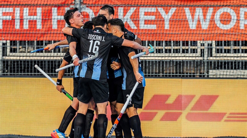 Los Leones derrotaron a Inglaterra y dieron un paso clave en el torneo
