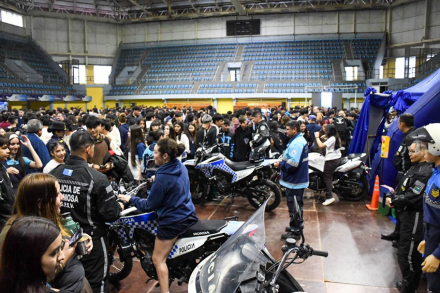 Estudiantes-participaron-de-la-apertura-del-conversatorio-de-seguridad-(2)