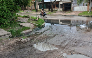Villa Itatí, entre el barro y el agua estancada