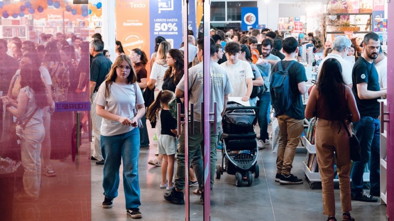 La Feria del Libro abre sus puertas con descuentos de hasta el 50%