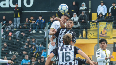 For Ever cosechó un triunfo sensacional en Madryn y quedó a tiro de la salvación