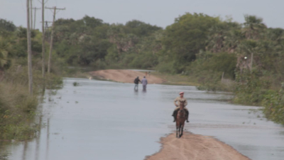 El Paraná rodea la Isla del Cerrito y complica a familias de Colonia Benítez