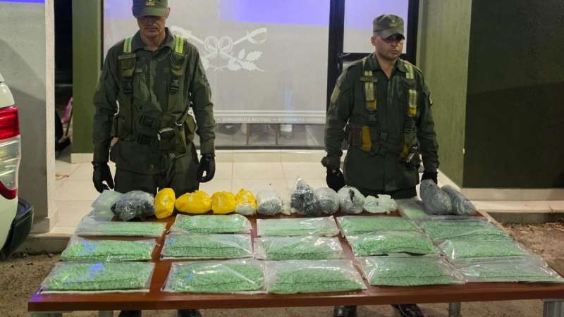Detienen a una pareja con más de 12.000 pastillas de éxtasis en el peaje del puente Chaco-Corrientes