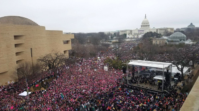 Masiva protesta de mujeres contra Trump en su primer día en la Casa Blanca