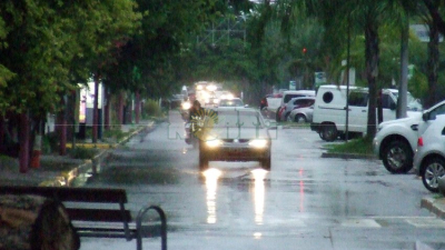 La lluvia se anticipó al fin de semana largo