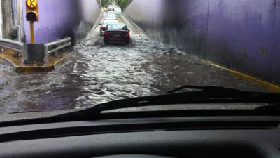 Conduciendo bajo la lluvia