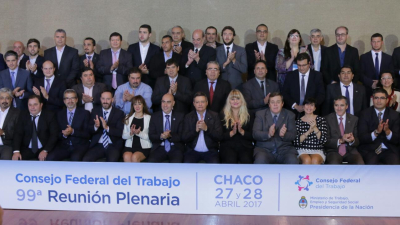 "Hemos puesto al trabajo en el centro de la agenda provincial", dijo Peppo