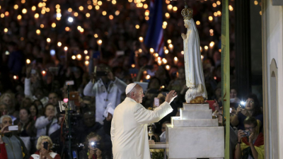 El Papa fue homenajeado por cientos de miles de fieles en Fátima