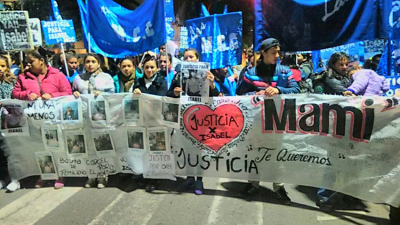 Familiares de Isabel Sánchez y organizaciones sociales se movilizaron a Casa de Gobierno