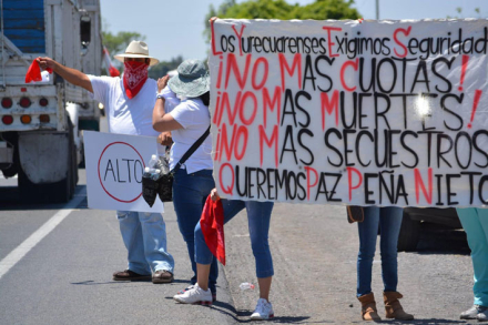 MIOCHACAN-AUTODEFAS-3.jpg
