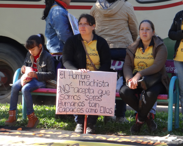 Madres del Sol acompañando a Luciana durante el juicio. Foto: Fabián Maldonado.
