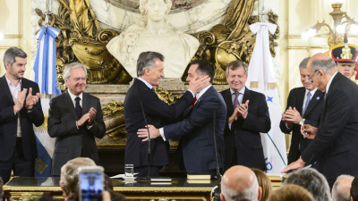 Macri puso en funciones a los nuevos ministros de Educación y de Defensa