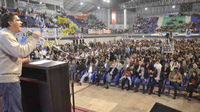 Jorge Capitanich cierra la campaña del Frente Chaco Merece Más en Sáenz Peña