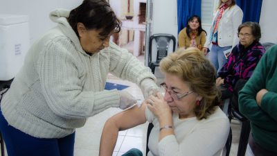 Tests y vacunas en plazas por el Día de la Hepatitis