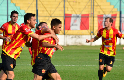 Sarmiento venció a Sportivo Patria y lidera la Zona 4 del Federal A