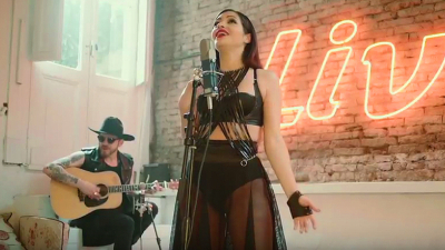 KUSZMI, la chaqueña que enamora al mundo con su voz y belleza