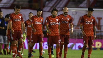 River se aleja de la punta tras perder con Huracán, que se acerca a la Libertadores 2019