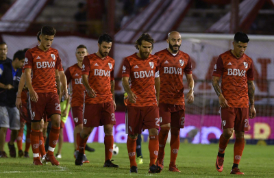 River se aleja de la punta tras perder con Huracán, que se acerca a la Libertadores 2019