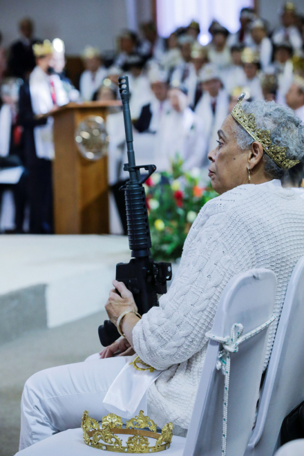 religion y armas 5.jpg