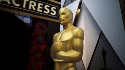 El suspenso sobre Oscar a la mejor película corona un año tumultuoso en Hollywood