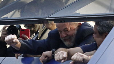 Lula no se entregó: negocia su arresto para el sábado o el lunes en jornada histórica para Brasil