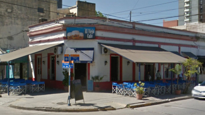 “Besos y Vasos” se presenta en el Viejo Café