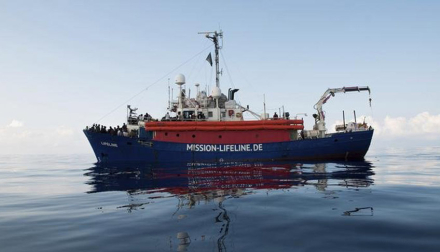 MISSION-LIFELIA-BOAT-IN-MAL.jpg