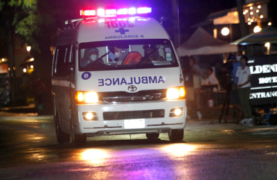 Rescataron a cuatro de los doce niños atrapados en la cueva en Tailandia