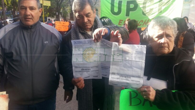 Usuarios se manifestaron en Secheep contra el aumento y la facturación