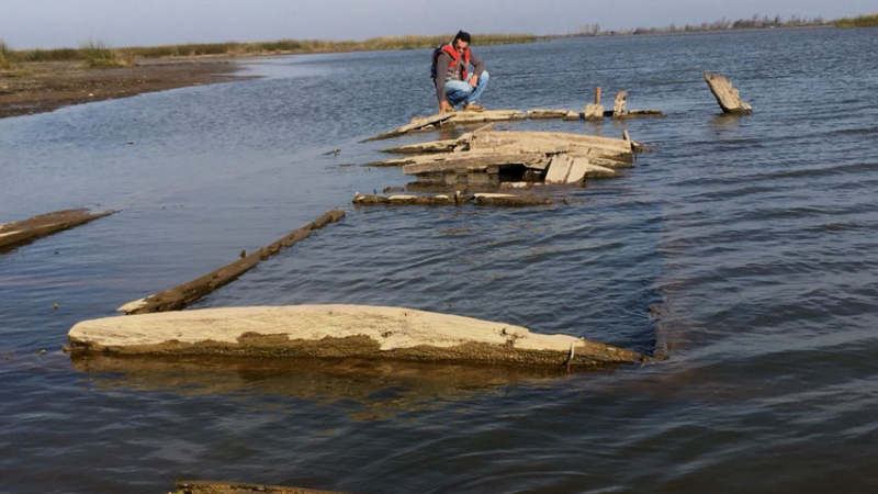 Descubren un buque mercante que naufragó en el río Paraná camino al puerto de Corrientes
