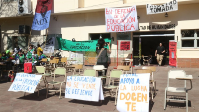 Estudiantes tomaron la Facultad de Humanidades